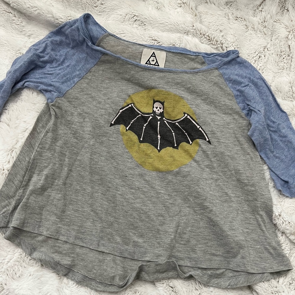 UNIF Bat skull tee